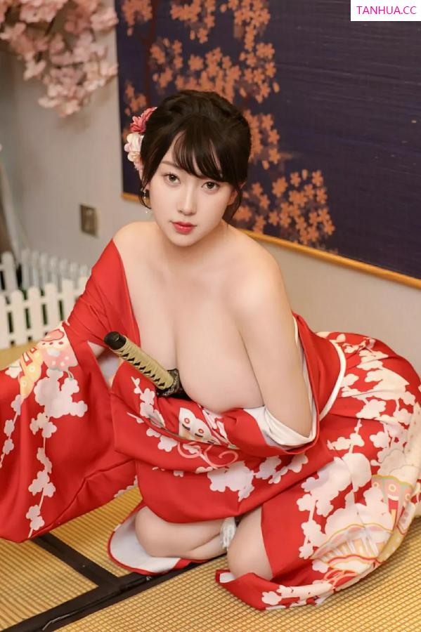   [XiuRen]高清写真图 2025.08.06 No.10624 李沁恩lrene 性感红色第35张图片